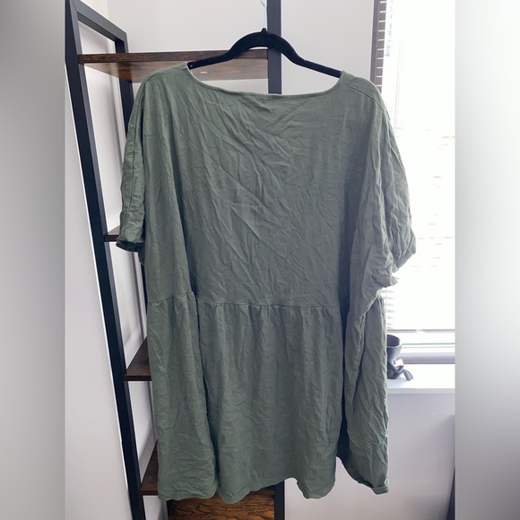 Green Curve button up mini smock dress with pockets - Picture 4 of 4